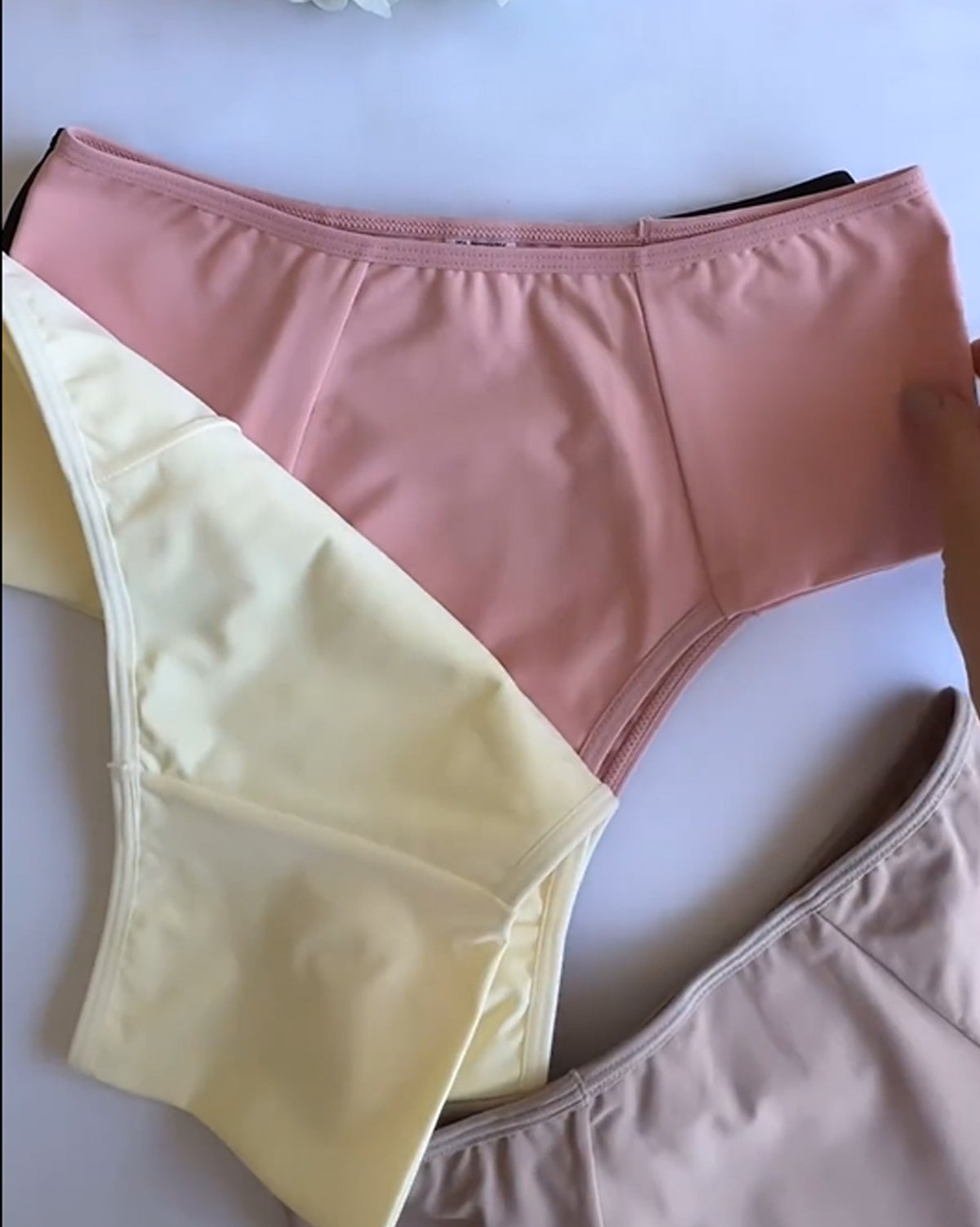 Bragas en forma de bikini atrevido multicolor para mujer Ropa interior Breifs