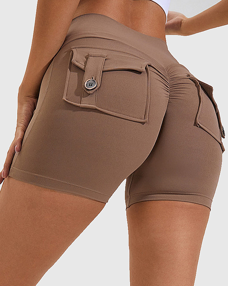 Pantalones cortos de yoga para mujer con bolsillos traseros tipo cargo y levantamiento de cadera