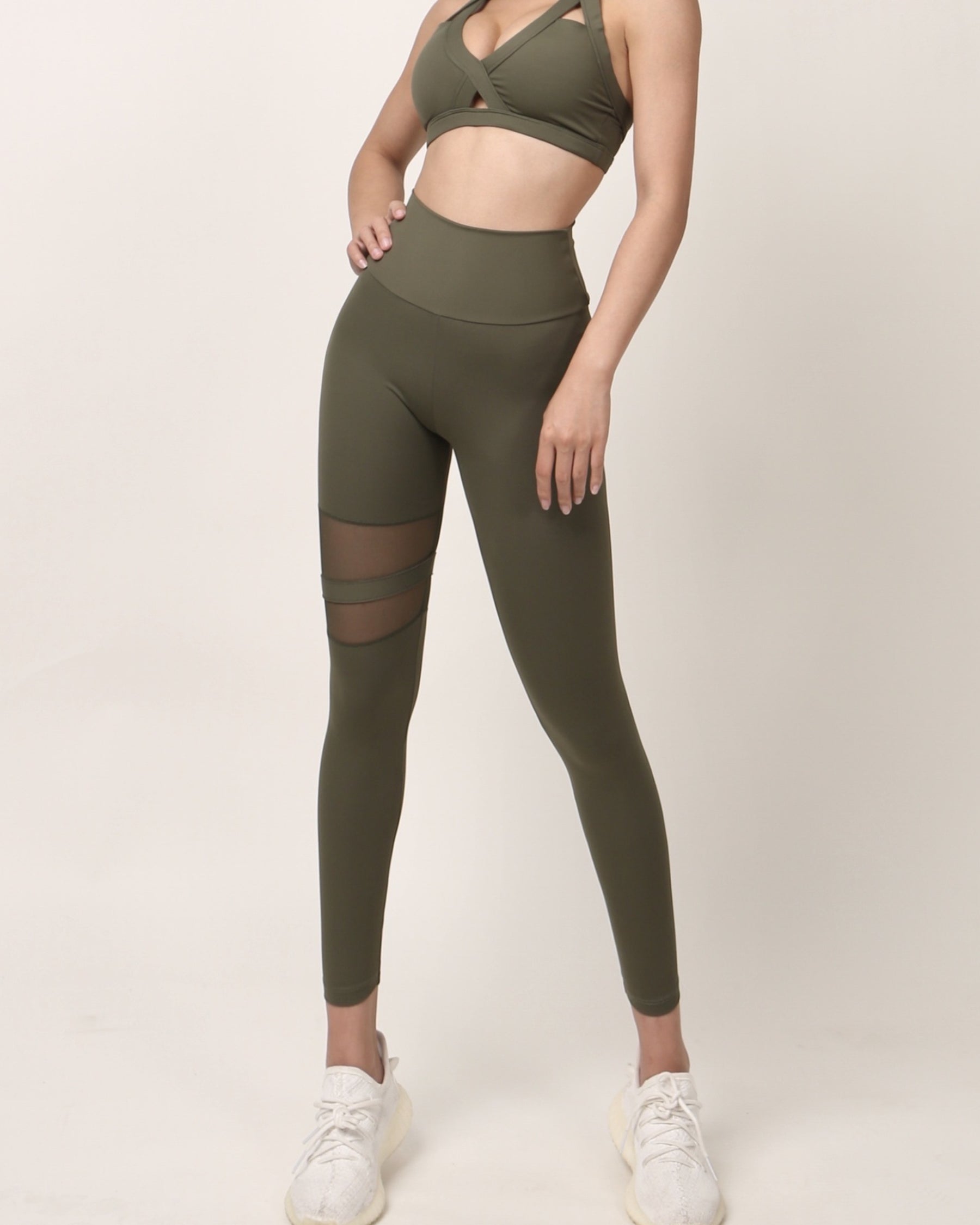 Pantalones de yoga de malla con bolsillo recortado exclusivos Leggings fruncidos